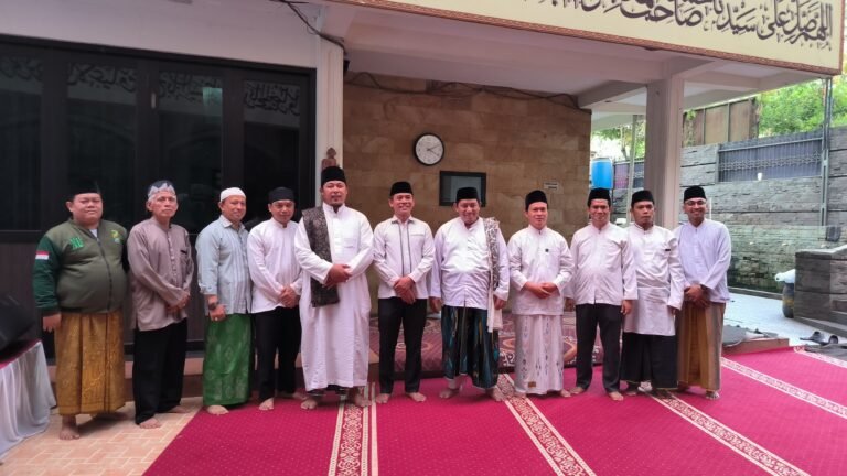 Tambah Semangat Baru, Edi Rusyandi Terharu Didukung Penuh Keluarga Besar Ponpes Al Bidayah di Pilkada Bandung Barat