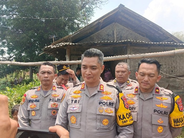 Polres Cimahi Bantu Pembangunan Rutilahu Warga Bandung Barat, Kapolres Cimahi: Ini Bentuk Kepedulian Kami kepada Masyarakat
