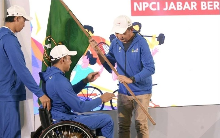 Pj. Gubernur Jawa Barat Bey Machmudin Lepas Kontingen Jabar Peparnas XVII/2024 Solo