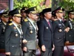 HUT KE-79 TNI,Penjabat Gubernur Jawa Barat Bey Machmudin Saksikan Atraksi Parade Militer di Makodam III Siliwangi