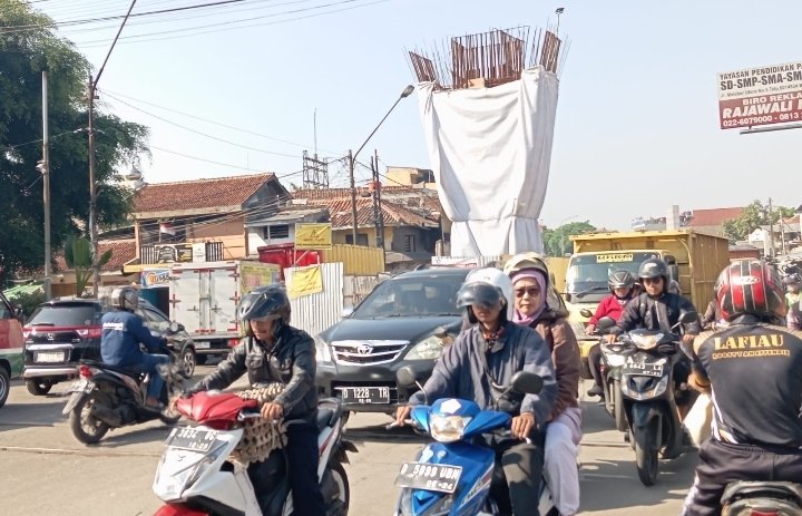 Warga Keluhkan Pembangunan Flyover Nurtanio Kota Bandung yang Belum Kunjung Rampung