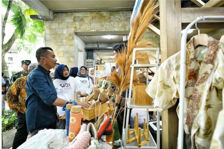 Penjabat Gubernur Jawa Barat Bey Machmudin Lepas Ekspor Kopi Jabar ke Arab Saudi dan Belanda