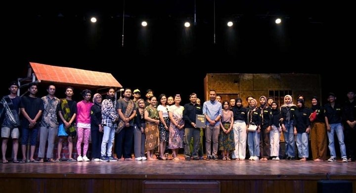 Penjabat Gubernur Jawa Barat Bey Machmudin Apresiasi Festival Drama Basa Sunda