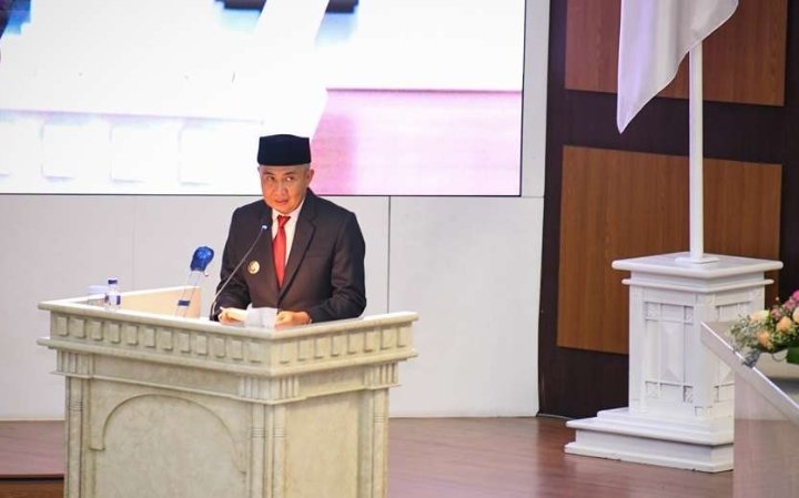 Penjabat Gubernur Jabar Bey Machmudin Sampaikan Ranperda APBD Provinsi Jawa Barat Tahun 2025