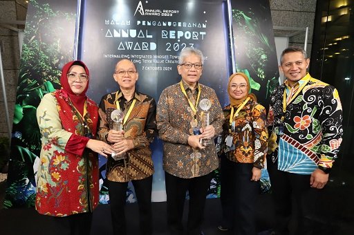Terapkan GCG & Prinsip Bisnis Keberlanjutan, bank bjb dan bank bjb Syariah Raih ARA 2023