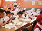 Presiden Terpilih Prabowo Subianto, Program Makan Siang Gratis Mulai Dilakukan di Bandung