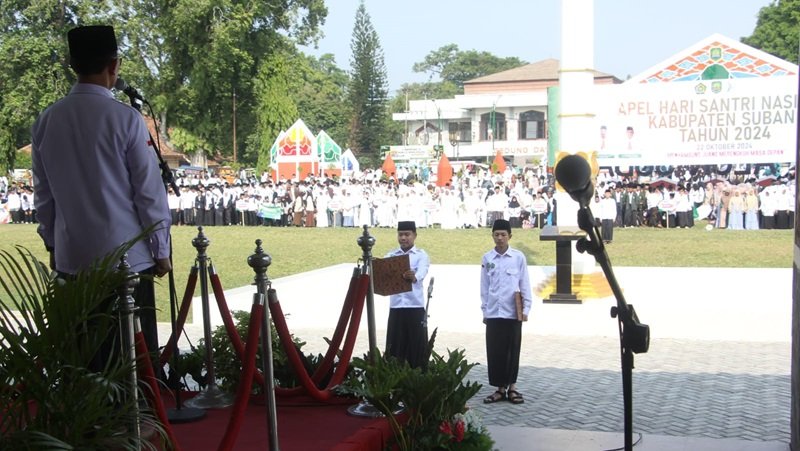 Peringati Hari Santri 2024, ASN di Subang Kenakan Sarung
