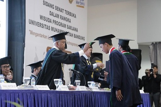 Gelar Wisuda ke-6, UM Bandung Cetak Technopreneur Berkarakter Islami dan Menginspirasi