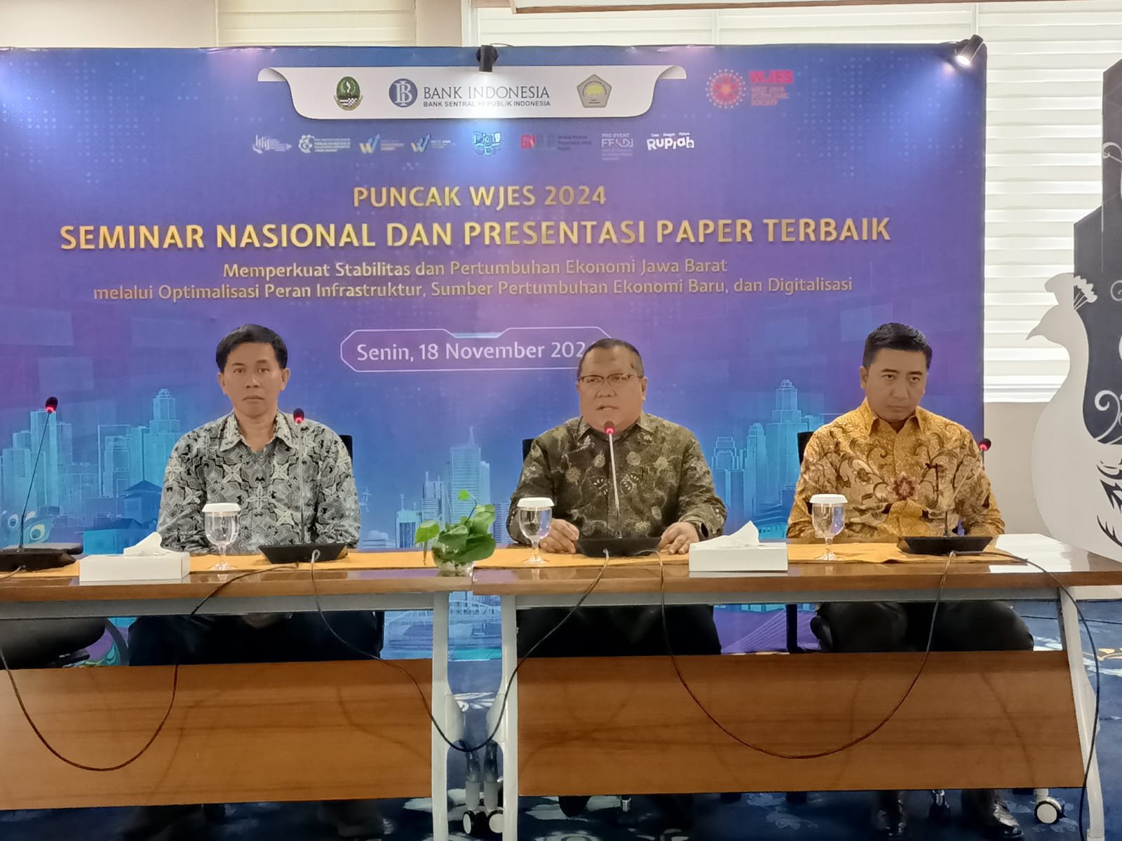 Puncak WJES 2024 Lahirkan Tiga Paper Terbaik: Mendukung Kinerja Pertumbuhan Ekonomi Jabar Melalui Rekomendasi Aplikatif