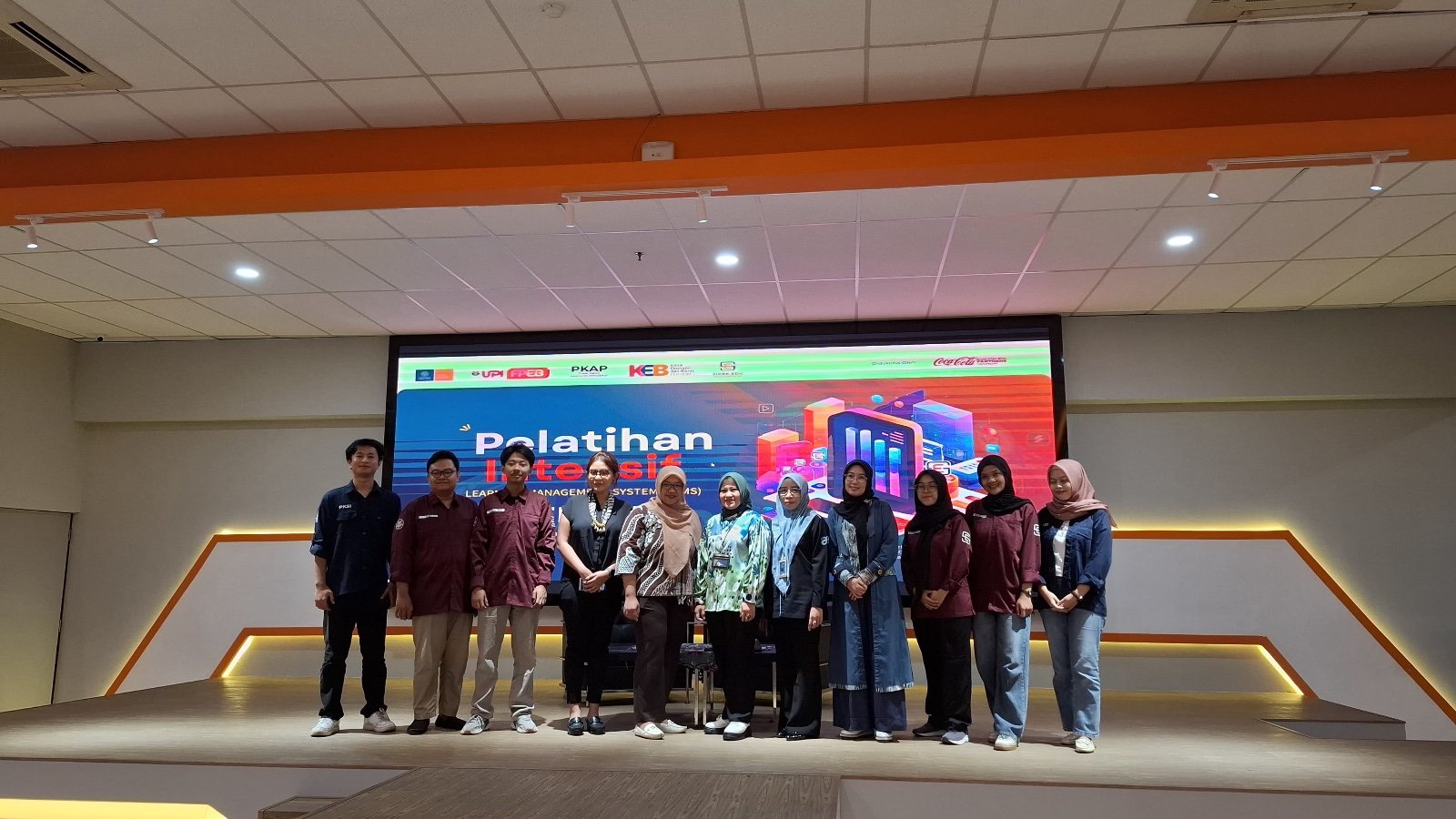 Kolaborasi FPEB UPI dan FEB UGM Selenggarakan Pelatihan Digital Learning