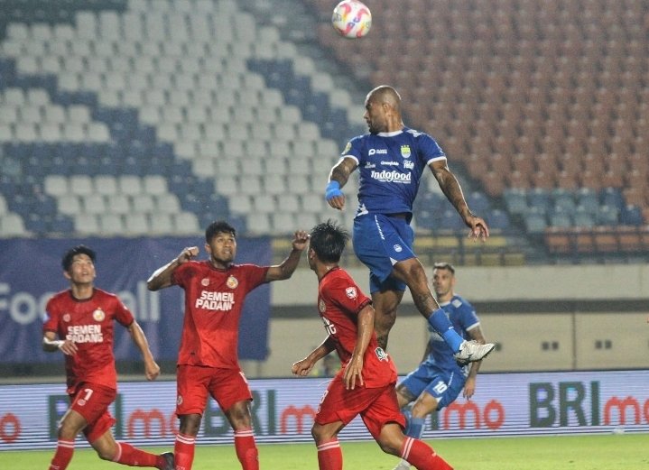 Persib Bandung Ditahan Imbang Semen Padang 1-1, Kebugaran jadi Alasan Maung Bandung