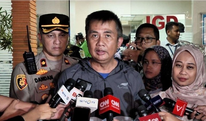 Penjabat Gubernur Jawa Barat Bey Machmudin Jenguk Para Korban Kecelakaan Tol Cipularang KM 92