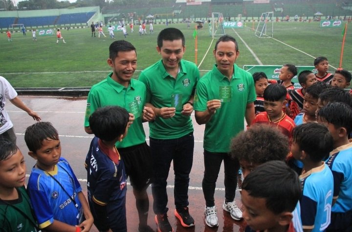 MILO Luncurkan Kartu Petir Edukasi Keselamatan Sepak Bola