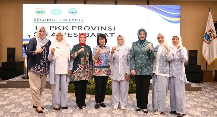 TP PKK Sulawesi Barat Belajar Pengolahan Susu Sapi Perah di Kota Cimahi, Jawa Barat