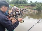 Manajer Persib Umuh Muchtar Berbagi Kebahagiaan dengan Gebyar Mancing