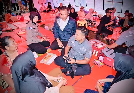 Kunjungi Lokasi Banjir Bandang Sukabumi, Bey Minta Fokuskan 3 Hal