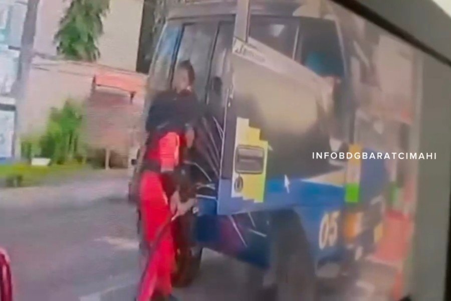 Sopir Angkot di Cimahi Lecehkan Pegawai SPBU