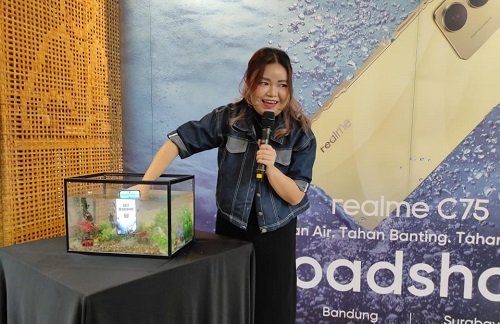 Realme C75 Pamerkan Fitur Ketahanan di Bandung