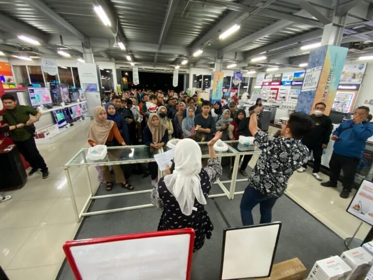 Promo Elektronik Murah Diserbu Warga Cimahi