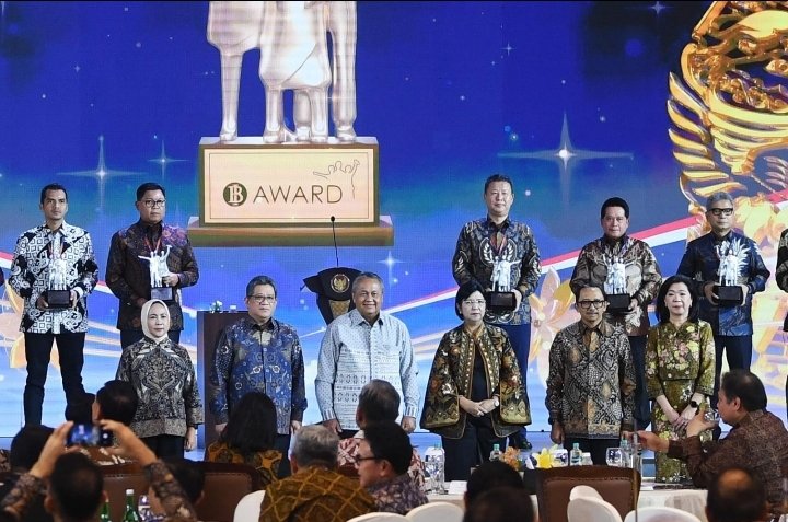 BSI Raih Dua BI Award 2024 sebagai Bank Syariah Pendukung Pengendalian Moneter Terbaik dan Peserta Sistem RTGS dan SSSS Terbaik