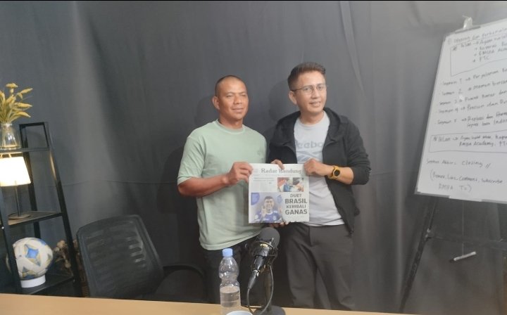 Lebih Dekat dengan Tantan, Perjalanan Inspiratif Sang Legenda Persib Bandung di Podcast R-MIFA Radar Bandung