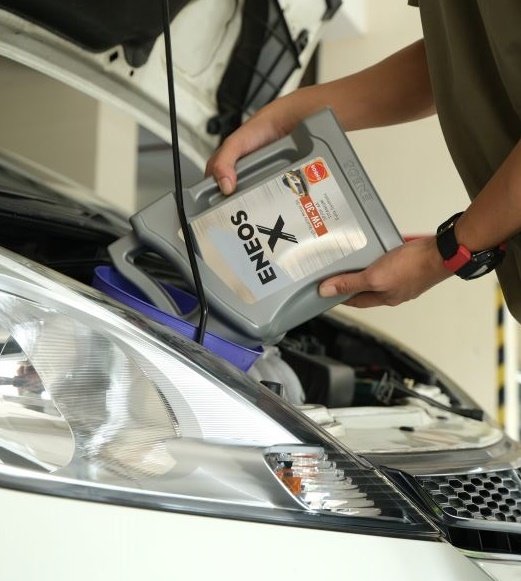 Bikin Mesin Mobil Lebih Awet, Oli Eneos X Series Hadir dengan Teknologi Liquid Titanium dan Molybdenum