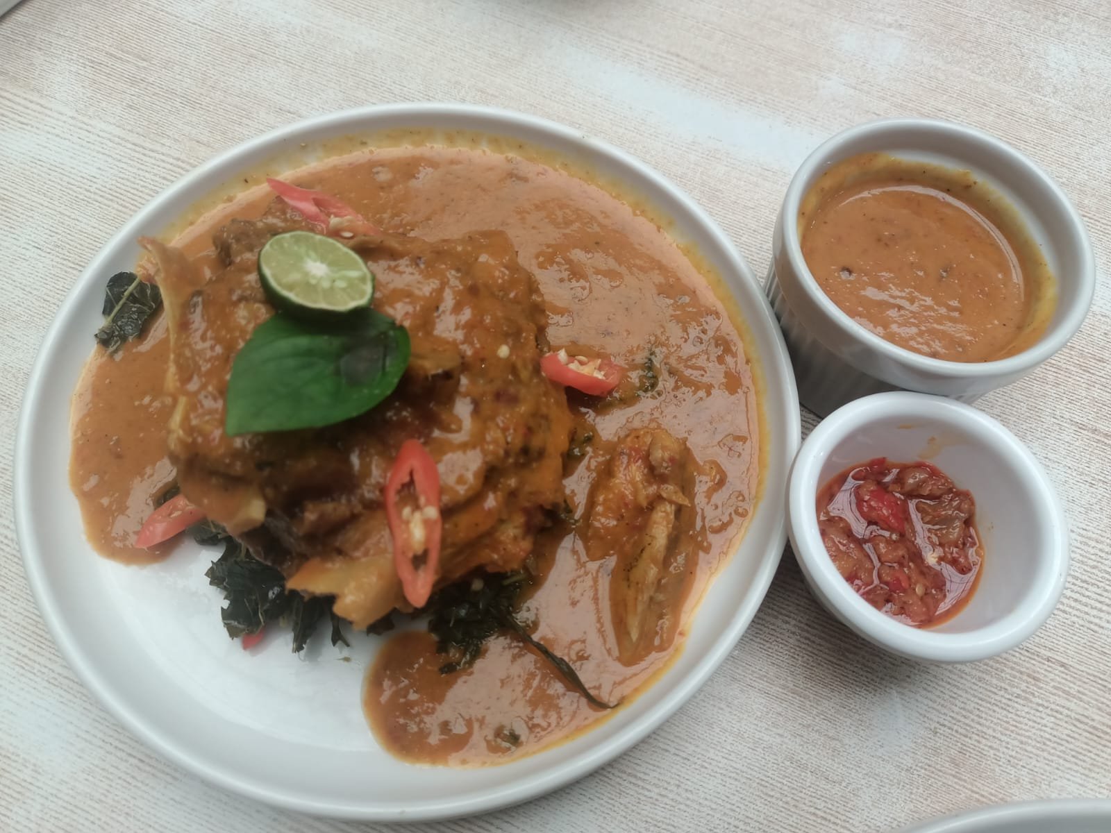 Bikin Nagih! Rahang Tuna dengan Bumbu Tuturuga Bisa Dicoba di Se’i sapi Lamalera Bandung