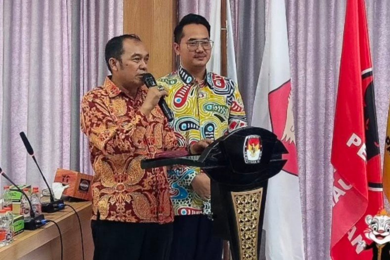 Ngatiyana-Adhitia Ditetapkan Sebagai Wali Kota dan Wakil Wali Kota Cimahi Terpilih