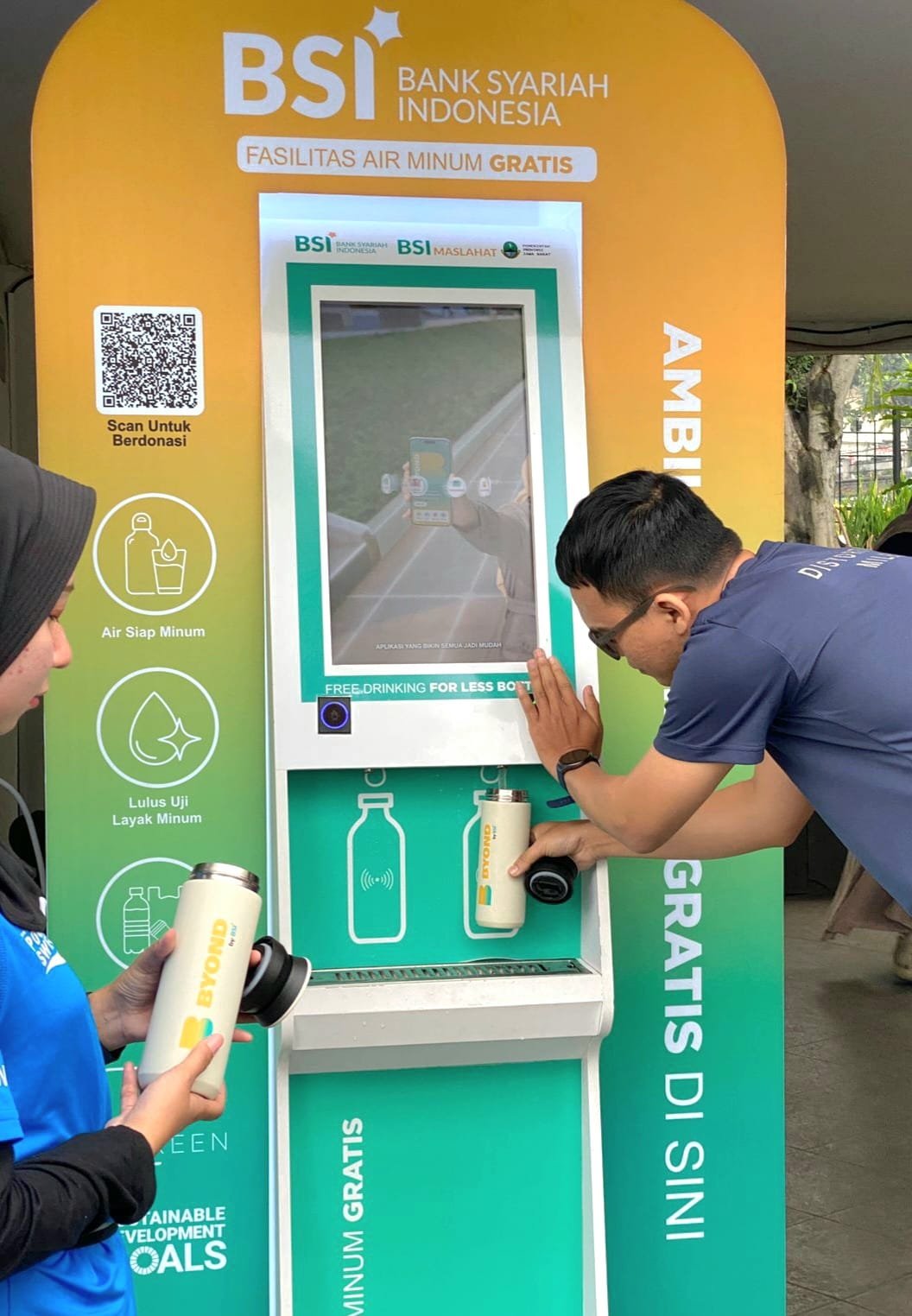 BSI Sediakan Water Station di Lapangan Gasibu Bandung, Dukung Ekonomi Keberlanjutan Melalui Penyediaan Air Layak Minum