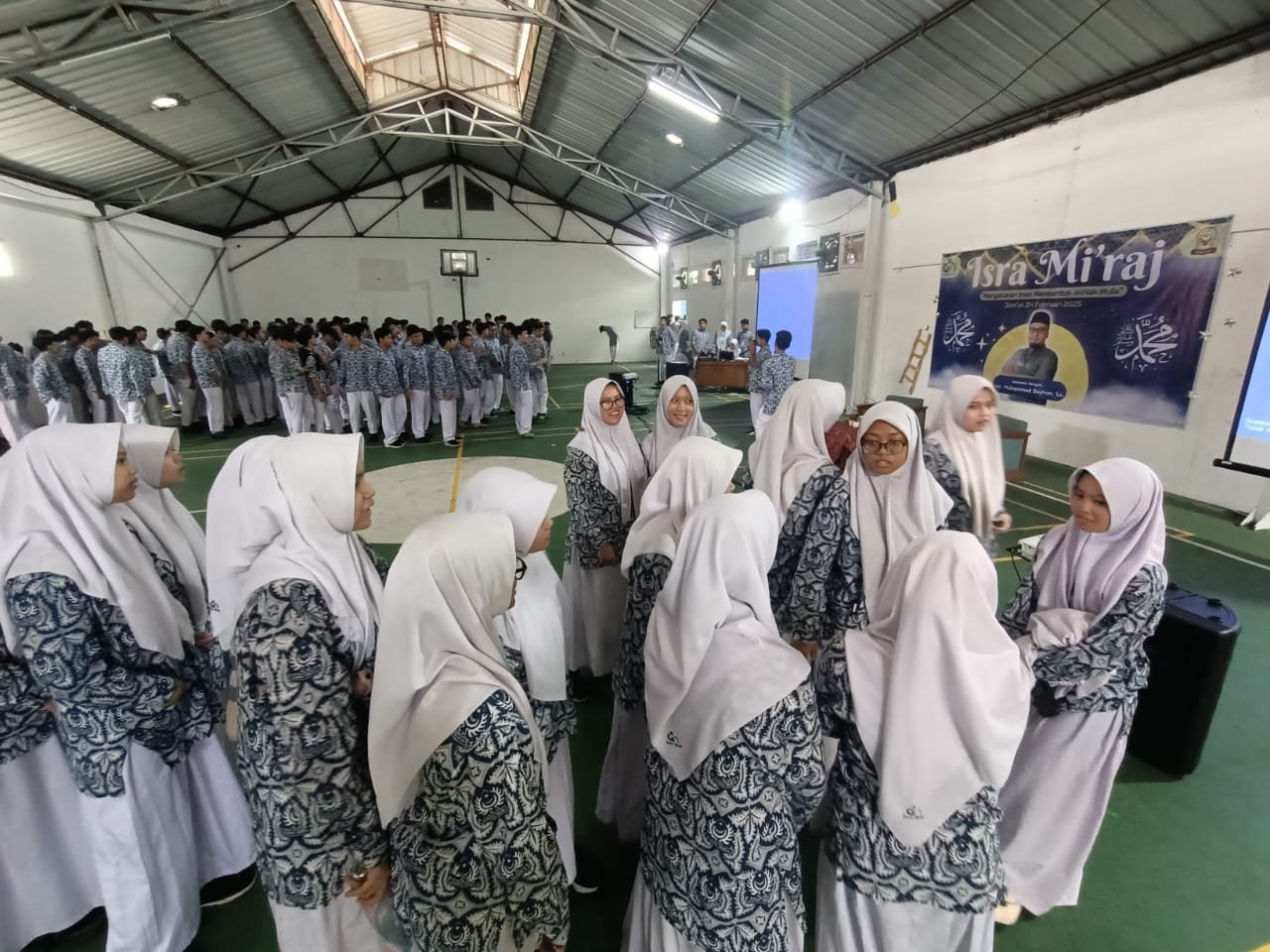 Perkuat Iman dan Taqwa, SMA DH Gelar Kegiatan Isra Miraj 1446 H