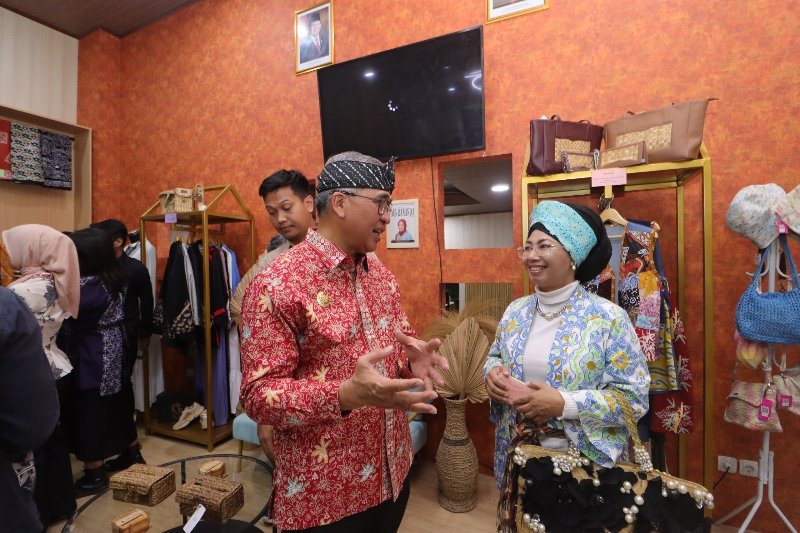 Dicky Saromi Yakin Batik Kota Cimahi Mampu Bersaing di Pasaran
