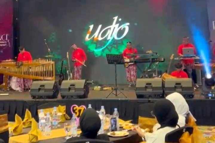 Malam Tahun Baru Bersama Saung Angklung Udjo, Sambut 2025 dengan Harmoni Budaya