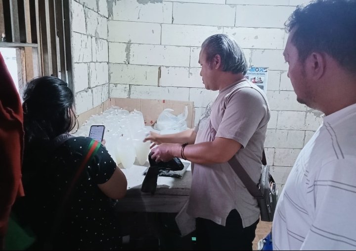 Satnarkoba Polresta Bandung Gerebek Warung Penjual Miras