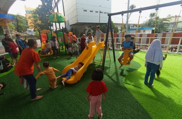 Serunya Bermain di Ruang Terbuka Khusus Anak Kawasan Taman Film, Tamansari, Kota Bandung, Ini Potret Keceriaan Anak Bangsa