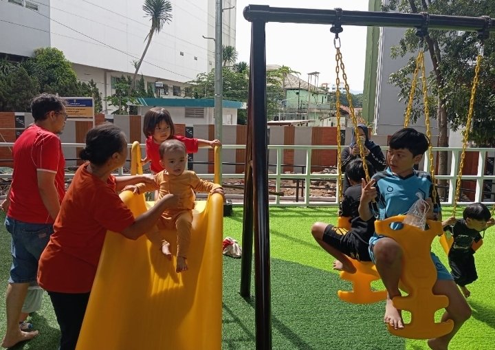 Serunya Bermain di Ruang Terbuka Khusus Anak Kawasan Taman Film, Tamansari, Kota Bandung, Ini Potret Keceriaan Anak Bangsa