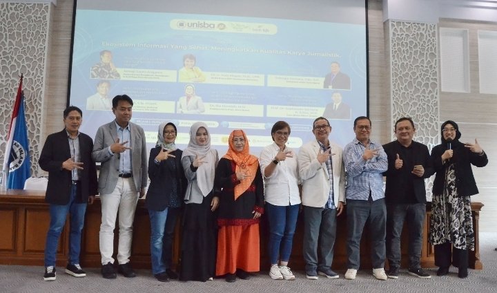 Mahasiswa Magister Ilmu Komunikasi Unisba Gelar Seminar Ekosistem Media yang Sehat, Hadirkan Pemateri Kompeten dari Dewan Pers sampai AMSI Jabar