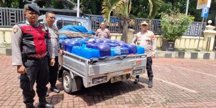 ALAMAK! Polsek Soreang Amankan Ribuan Liter Tuak Ilegal Siap Edar