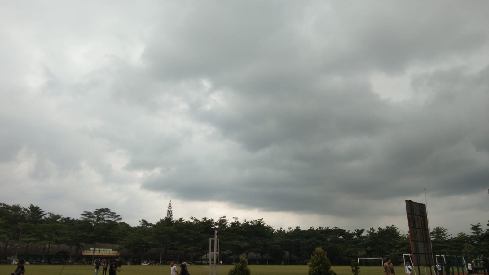 Cuaca Ekstrem Satu Minggu Kedepan Hujan Lebat dan Petir