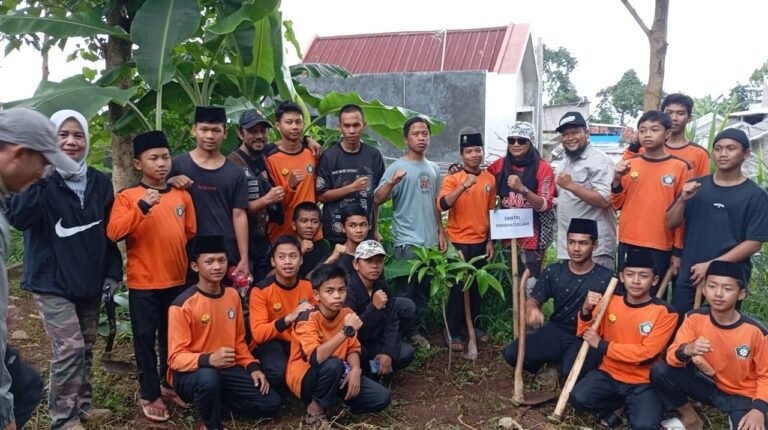 Tanam Pohon Edukasi Pembibitan dan Swasembada Pangan