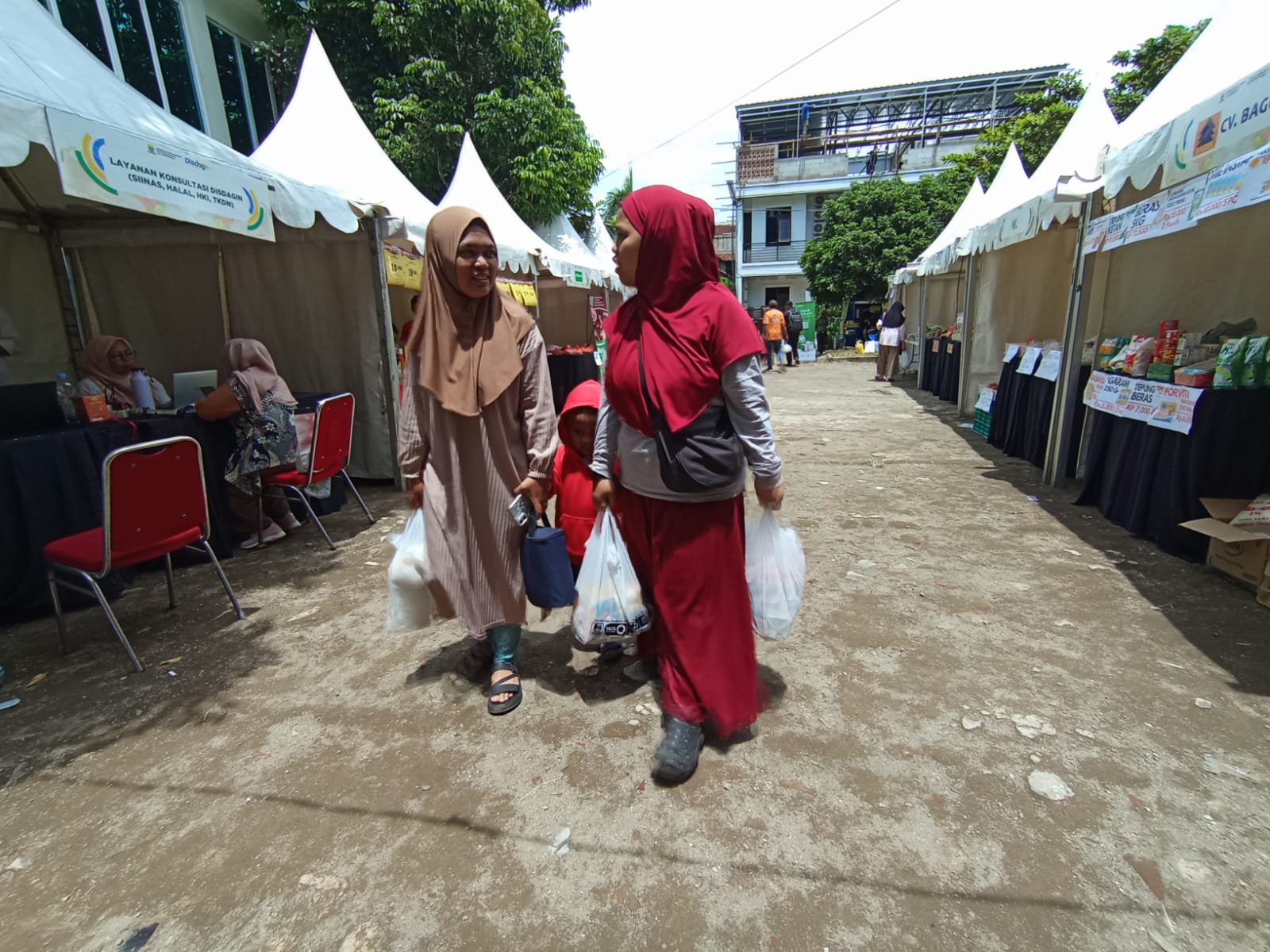 Intip Serunya Bazar Murah 2025 Disdagin Kota Bandung di Lapangan Nilem