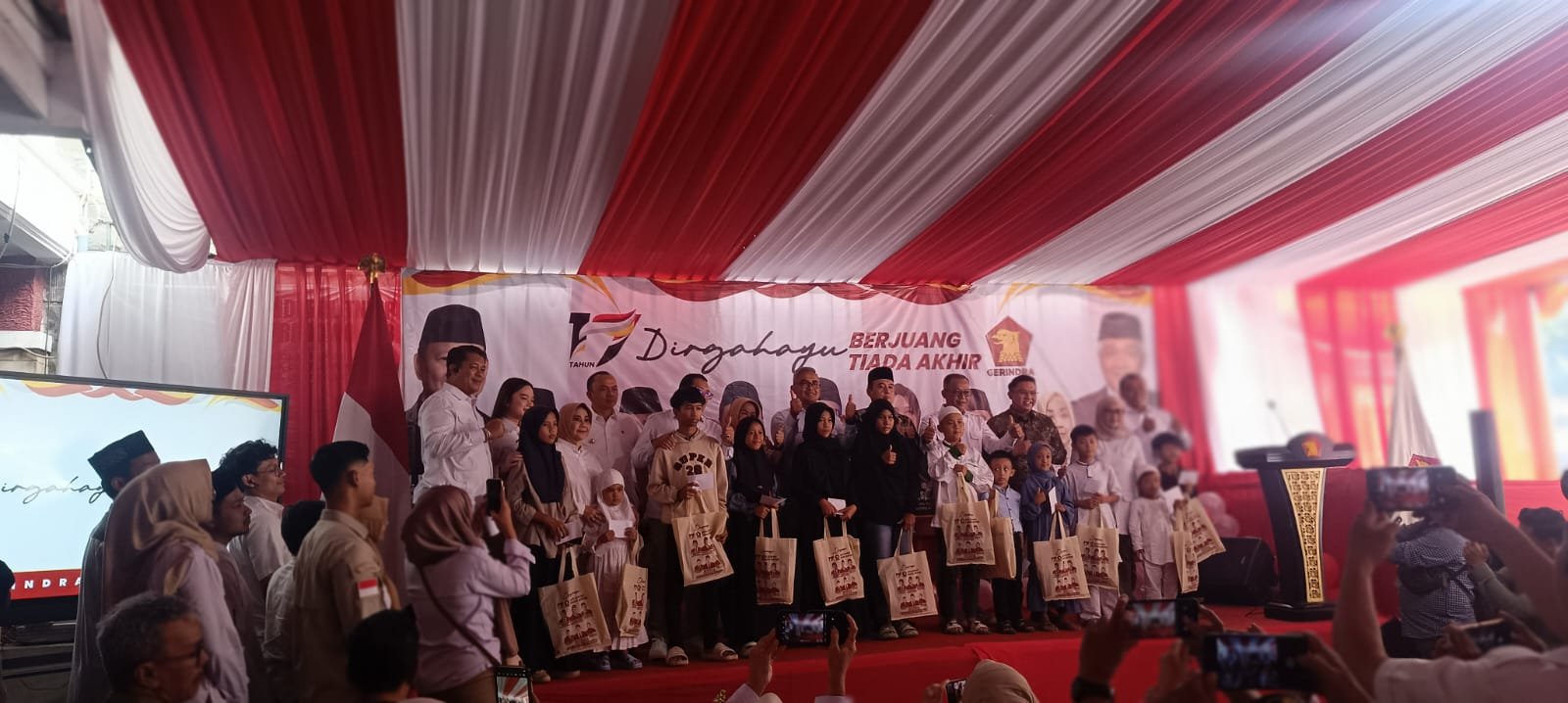 DPC Partai Gerindra Kota Bandung Santuni Anak Yatim di Momen HUT Ke-17