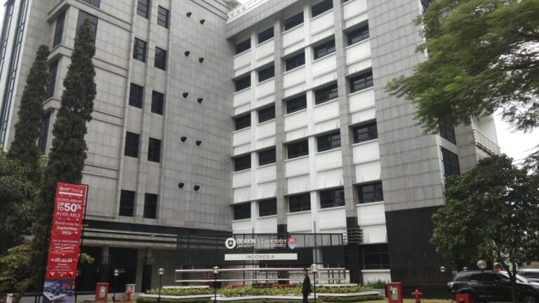 Perkuat Identitas Pendidikan Hadirkan Universitas Internasional