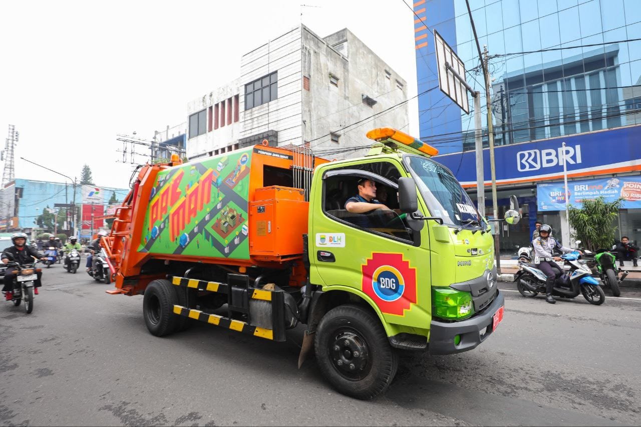 Truk Pacman Inovasi Baru Tangani Sampah Kota