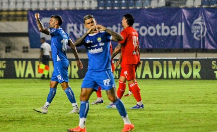 Laga PSIS Semarang Lawan Persib Bandung Tanpa Penonton
