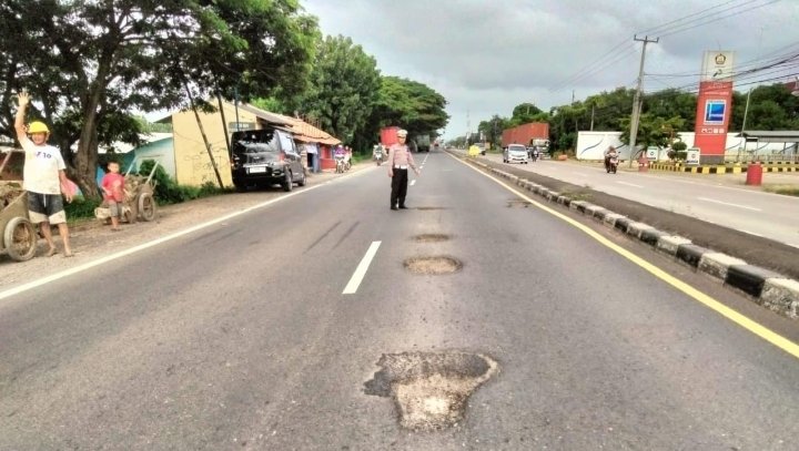 Hati-hati Ruas Jalan Provinsi dan Nasional Rusak dan Berlubang di Wilayah Pantura Subang, Sudah Telan Korban Jiwa