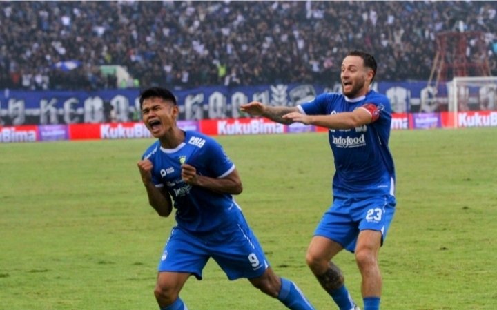 Mental Tetap Terjaga, Adem Banget, Ini Ungkapan Gelandang Persib Bandung Marc Klok Jelang Laga Panas Hadapi Klub Mantan Persija Jakarta