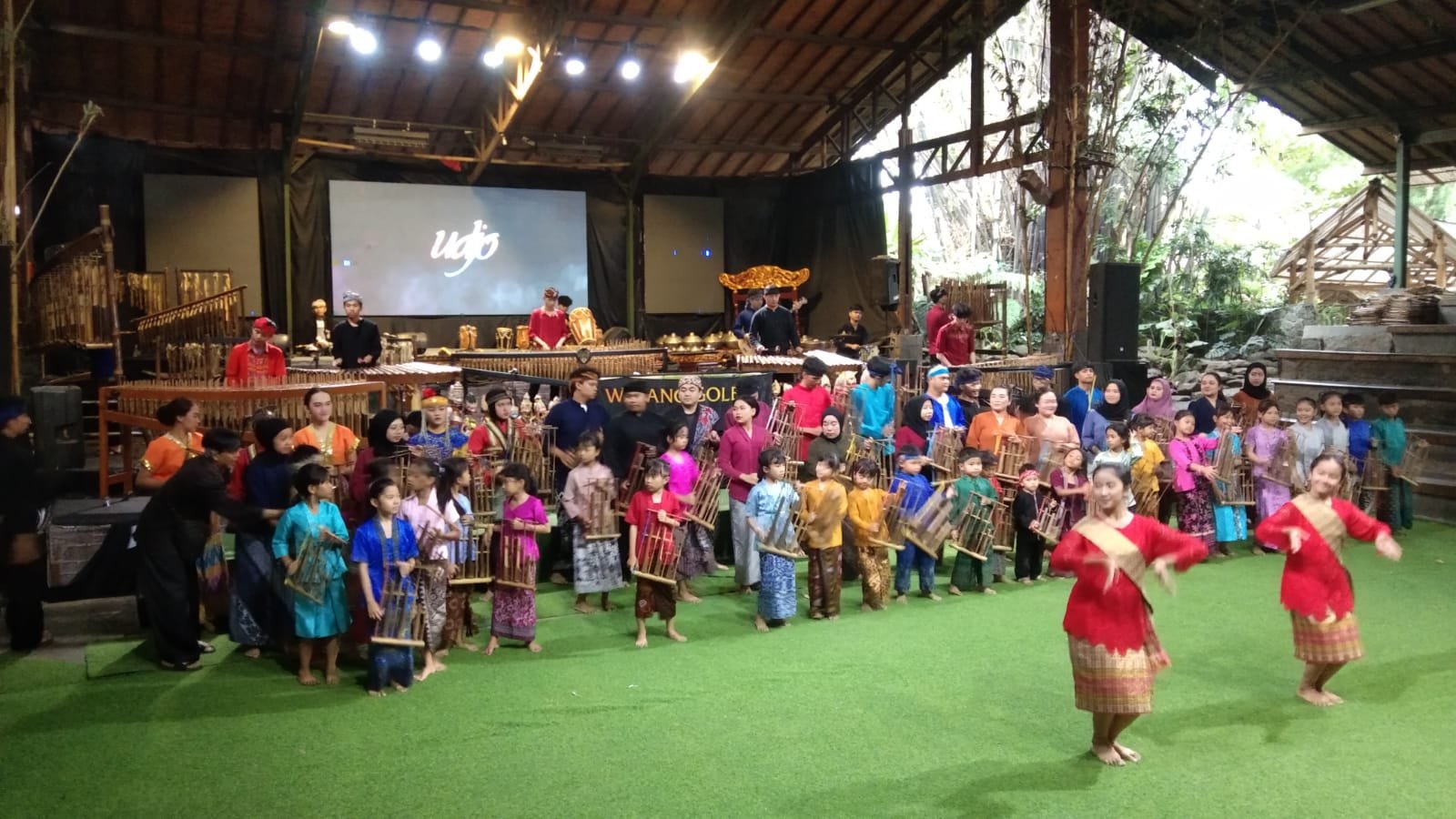 Saung Angklung Udjo Kawasan Berbasis Kekayaan Intelektual