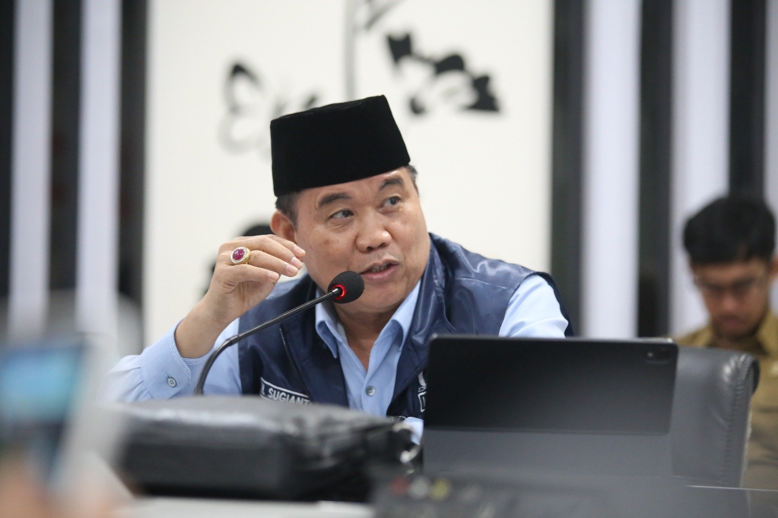Ranperda BUMD Jabar, Gagal Copot Jabatan!
