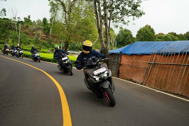 Keunggulan Ini yang Bikin AEROX ALPHA Semakin Stabil dan Lincah saat Dikendarai