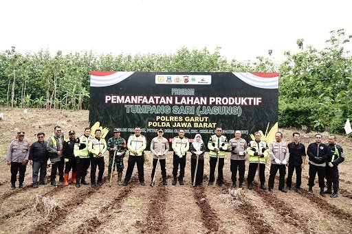 Wakapolda Jabar Pimpin Pemanfaatan Lahan Tumpangsari (Jagung) di Garut